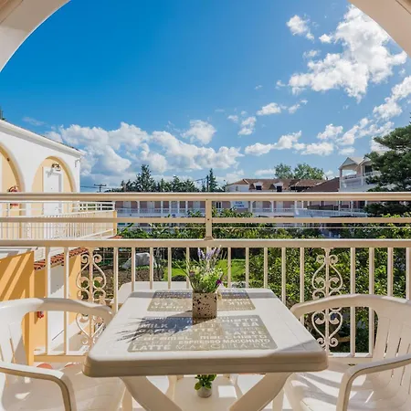 Olga - 1 Apartamento *